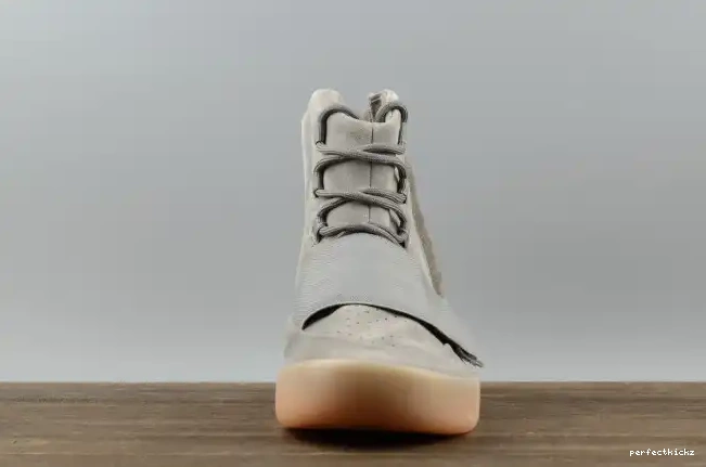 BB1840 LIGHT GLOW ADIDAS 750 GREY GUM BOOST DARK YEEZY 0516